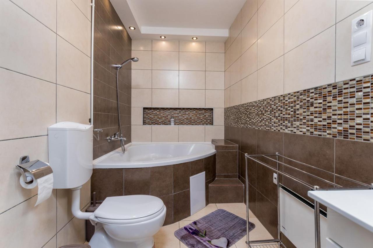 Fireworks Rakoczi - Free Parking - 3 Bedrooms - 2 Bathrooms Budapest Exterior photo